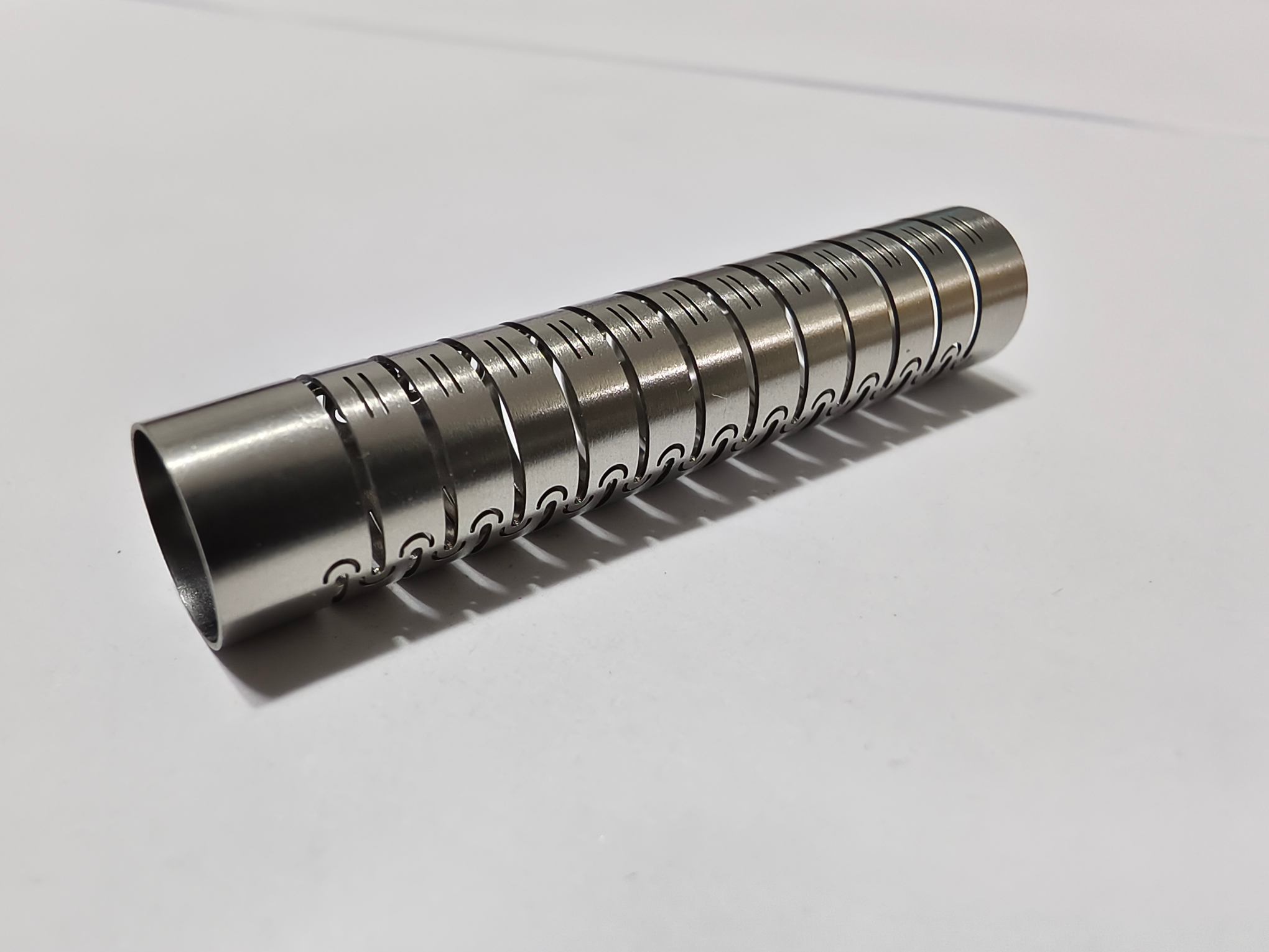 Water-guided laser cutting equipment